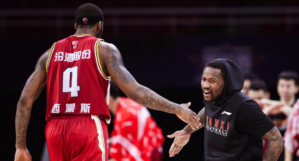 明日湖人客战森林狼：雷迪什大概率出战詹姆斯浓眉出战成疑明日NBA常规赛，湖人客场挑战森林狼。